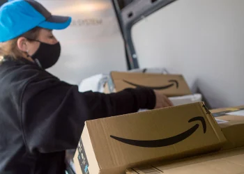 Amazon Overtime Pay Controversy Resolved: Thousands Of California Workers to Receive $3 Million Compensation After Class Action Lawsuit