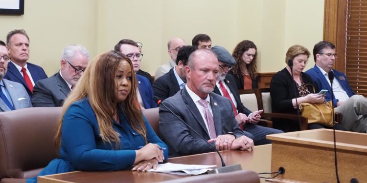 Arkansas Tax Cuts: $483M Injection Into Pockets Of Residents – 1.76% Budget Boost But Critics Cry Foul!