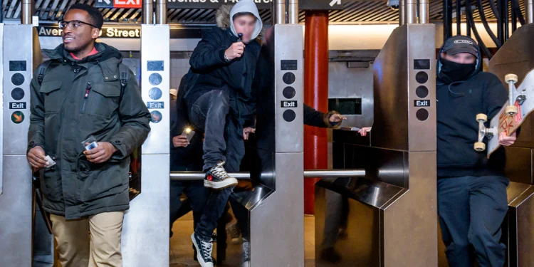 Psychiatrists called in by NY to prevent subway fare evasion after massive economic loss