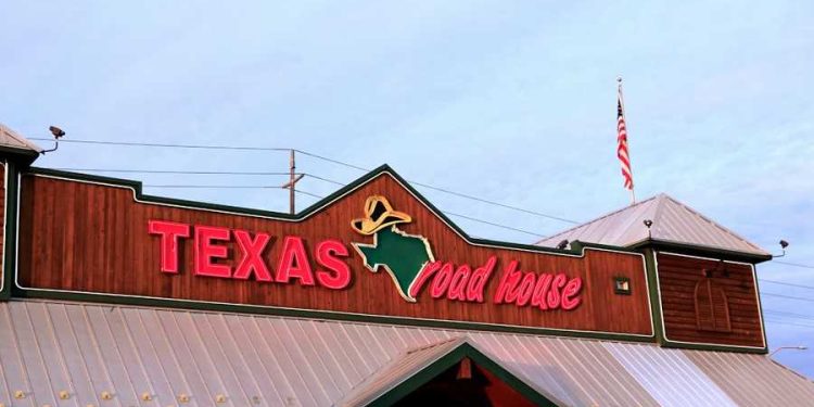 Texas Roadhouse is now selling mini rolls at Walmart stores in Ohio, Kentucky, and Indiana