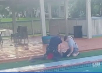 Video- Galveston police officer placed on leave following video evidence of him punching a teenager