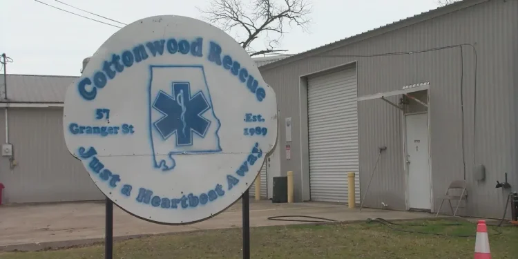 Alabama man accused of kicking police dog in head before arrest