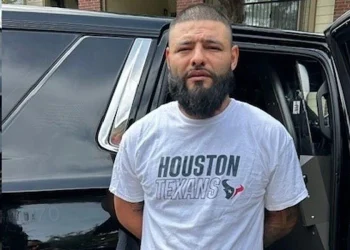 Deputies and U.S. Marshals arrest wanted felon for breaking into ex-girlfriend's home