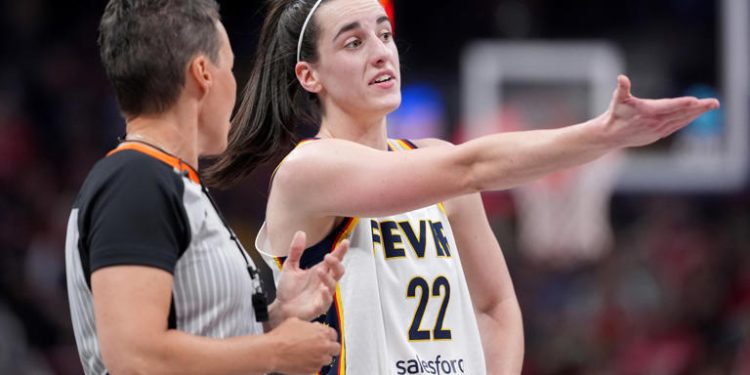 Everyone Had The Same Complaint About Caitlin Clark Tonight