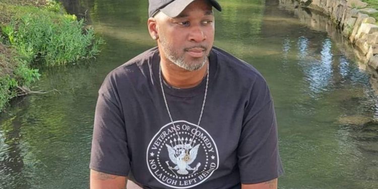 Kansas City comedian who used humor to help fellow veterans heal trauma dies at 49