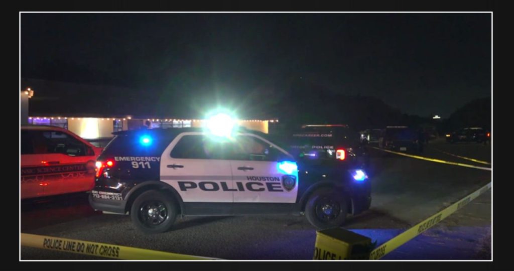 Bar owner in Houston Heights killed and employee injured in shooting during alterca