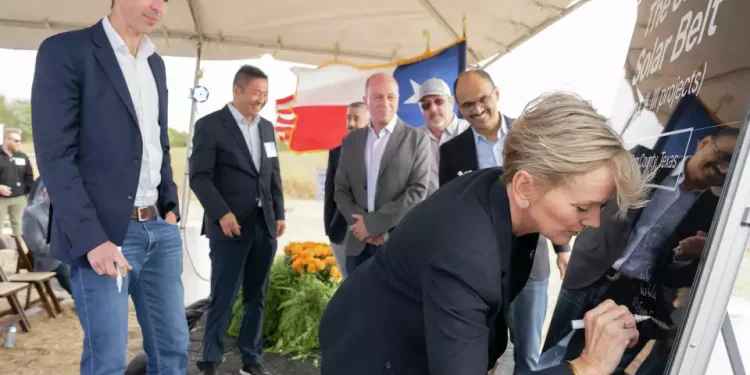 Google's $1 Billion Solar Investment Powers Texas Data Centers with Clean Energy