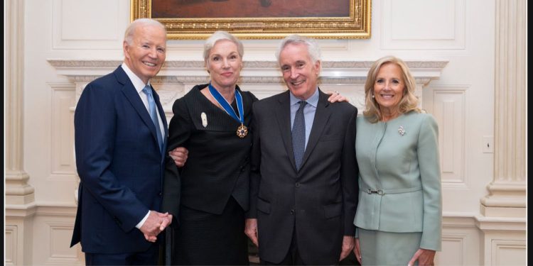 Cecile Richards receives Presidential Medal of Freedom for her contributions
