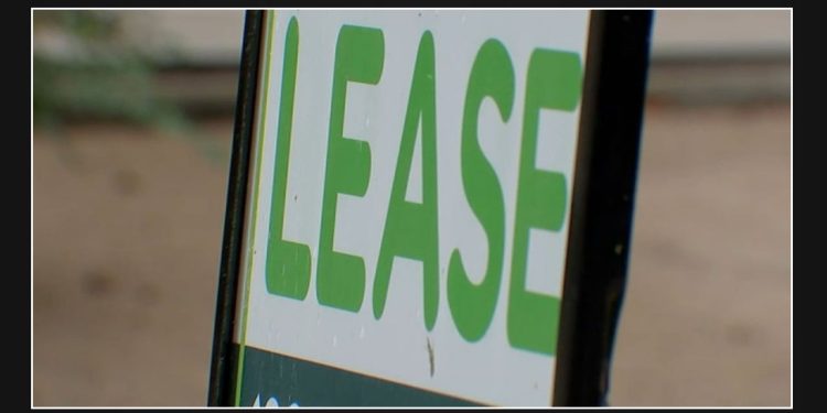 Friendswood police warn of scammers using social media to deceive potential renters with fake rental properties - ABC13 Houston