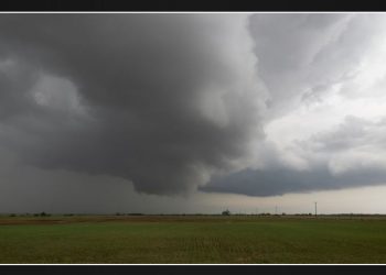Newsweek Warns of Impending Tornadoes and Storms in Two States, Advises to Prepare for Potential Damage