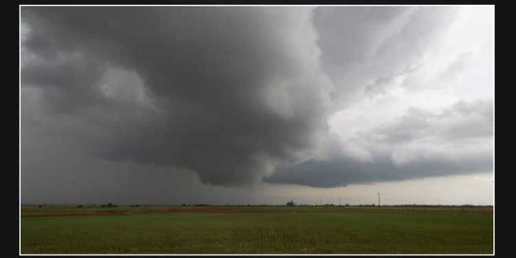 Newsweek Warns of Impending Tornadoes and Storms in Two States, Advises to Prepare for Potential Damage