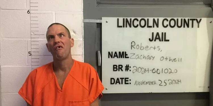 Stroud man arrested after allegedly threatening kids with hammer