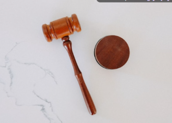 Legal charges filed against five individuals in connection with Liam Payne's hotel fall: Friend Rogelio Nores, along with two others, accused of manslaughter, while hotel staff allegedly involved in drug sale detained.