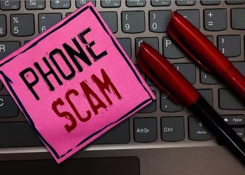 Texas Women Warned About New Text Scam: "Wrong Number" Messages Are Not What They Seem
