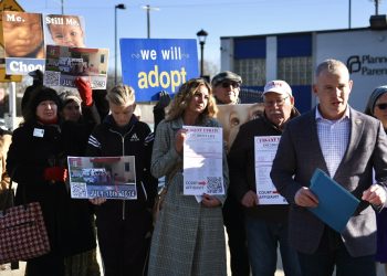 Anti-abortion lawmakers, activists call on Missouri court to rule against Planned Parenthood