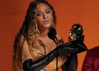 Beyoncé Donates $100,000 to University of Houston