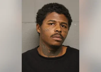 Cook County fugitive wanted since 2021 arrested after returning from Texas