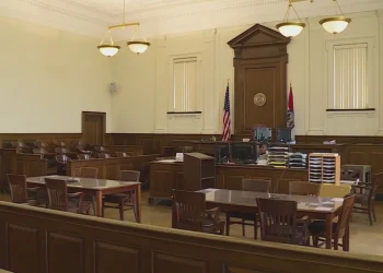 Judge strikes down part of Missouri law restricting access to court records