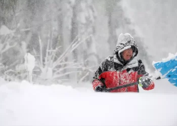 N.Y. Gov. Hochul urges residents to prepare for winter storm; upstate to get 2 feet of snow