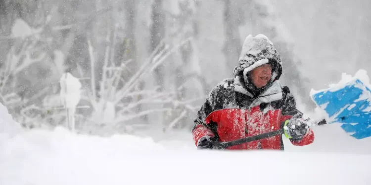 N.Y. Gov. Hochul urges residents to prepare for winter storm; upstate to get 2 feet of snow