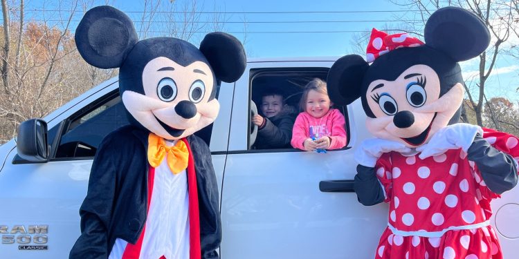 Oklahoma 4-H teen raises bar with 15,000-toy giveaway