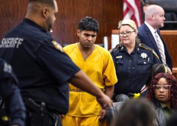 Prosecutors will seek the death penalty for 2 Venezuelan men accused of killing Texas girl
