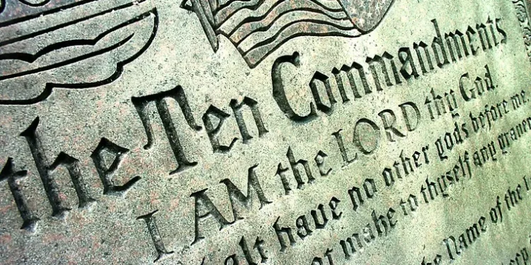 Texas bill would put Ten Commandments in school classrooms