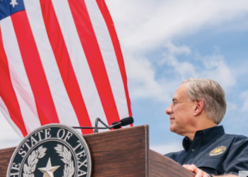 Texas buys billboards in Central America warning migrants of danger of rape and abuse on journey to US