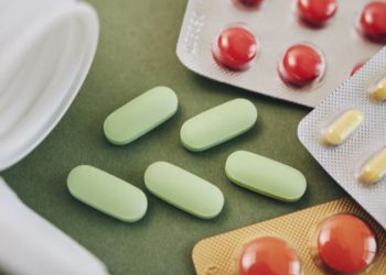 US Young Bankers Turning to ADHD Drugs to Cope with Demanding 22-Hour Workdays