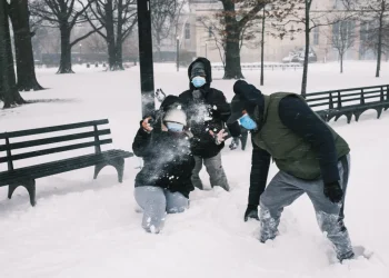 Winter storm to span nearly 2K miles while slamming Northeast with snow, South with flooding rain