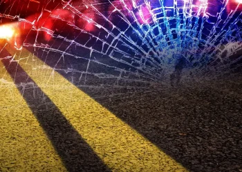 Woman dies in overnight crash in St. Charles County