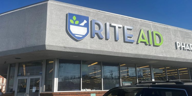 Upstate NY Pharmacist Detained on 17 Felony Charges for Fraudulent Prescription Activities