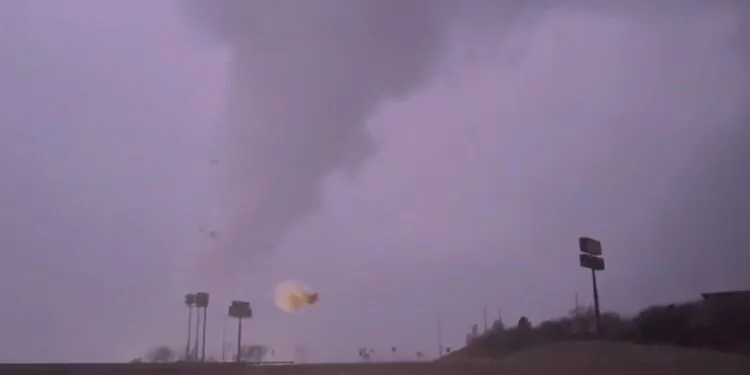 A Dangerous Outbreak Of Tornadoes, Damaging Winds, And Huge Hail Is Expected Overnight