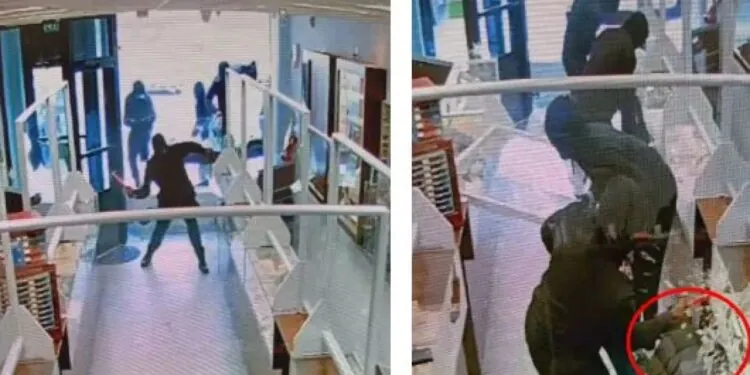 Duo Apprehended for Alleged sledgehammer grab-and-go New York jewelry store theft