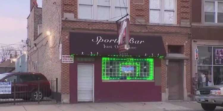 Police: Woman Attacked And 2 Killed On Same Chicago Block Within Minutes