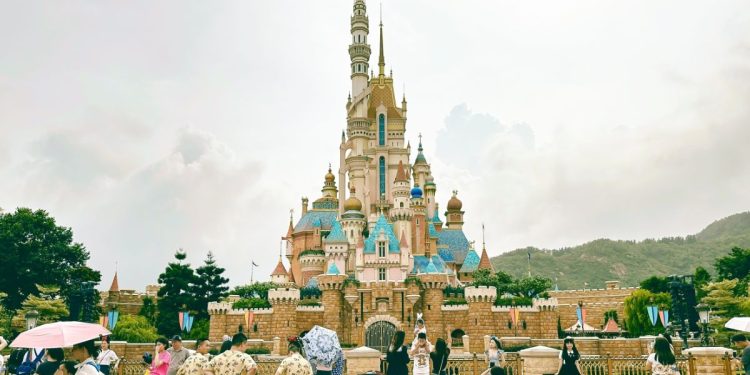 16-year-old Disappears From Disneyland Following Argument With Family