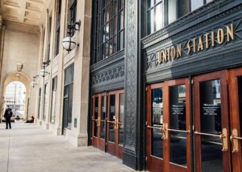 La Real Estate Agent Had 164 Pounds Of Cocaine In His Luggage At Chicago Union Station: Prosecutors