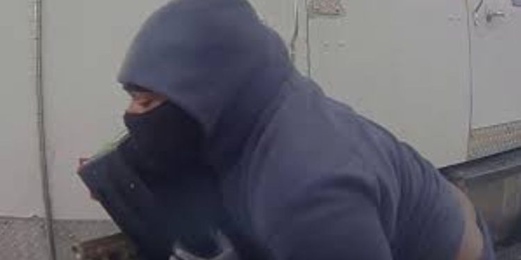 FBI: Suspects in Cook County Armored Car Robbery Remain at Large