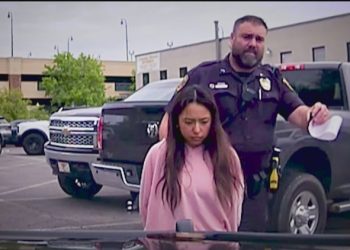 Police officer who Apprehended teen girl later detained by ICE resigns