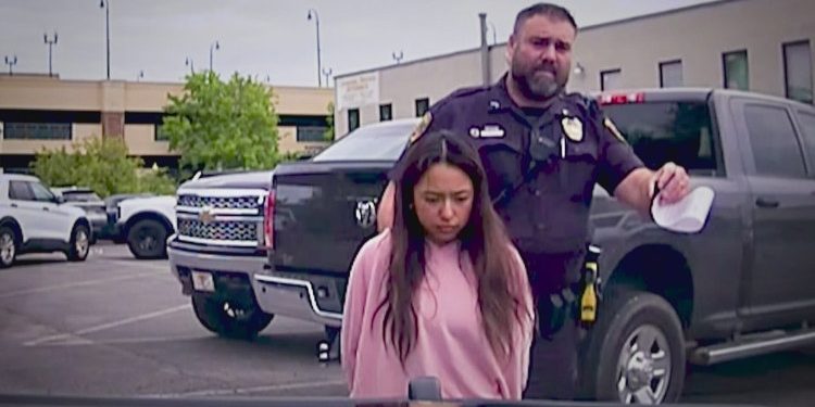 Police officer who Apprehended teen girl later detained by ICE resigns