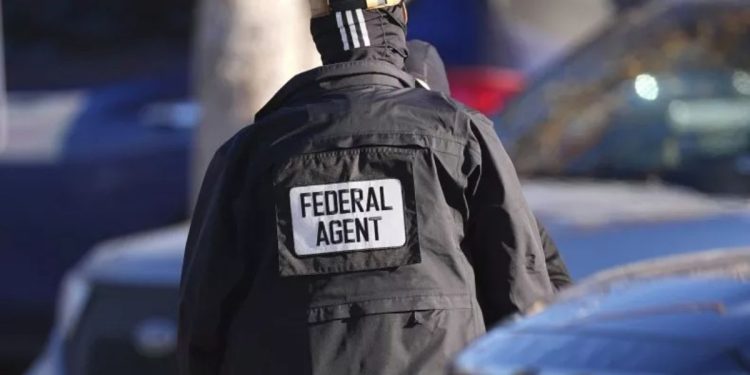 Texas ICE Agents Arrest More Than 400 Migrants In Massive Operation