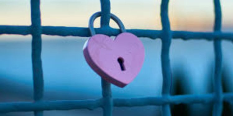 Elderly Arizona Woman Scammed in Romance Fraud; Jamaican Suspect Extradited