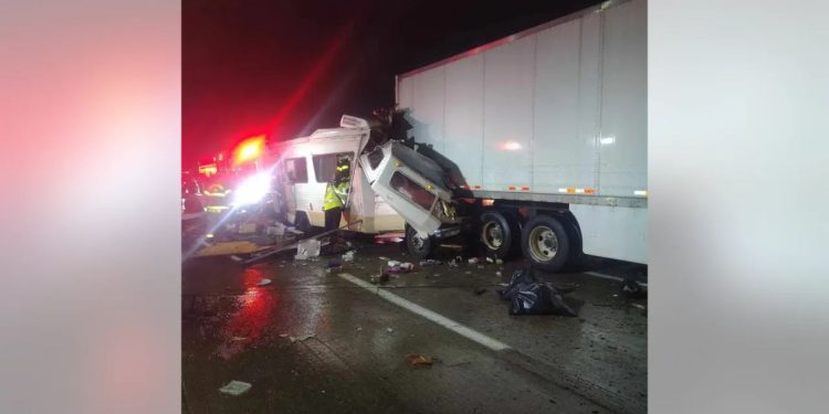 Florida man in ICU after semi-trucks crash near Monroe County