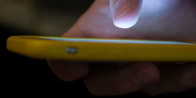 Texas bill prohibit K-12 students from using cell phones during school hours signed into law