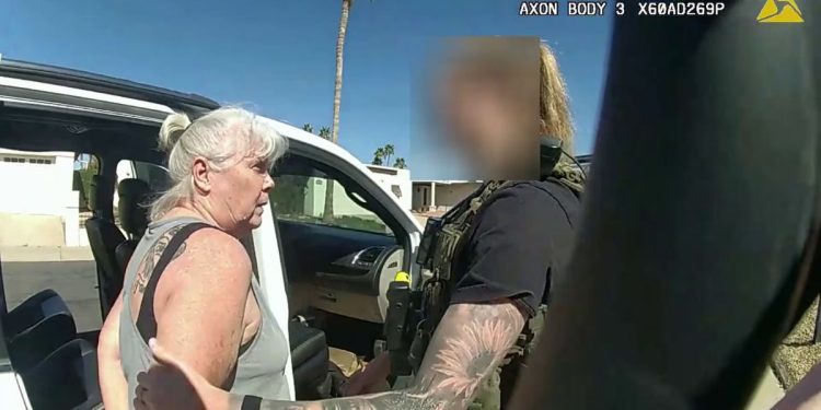 Woman wrongly apprehended at her Phoenix home to sue US Marshals